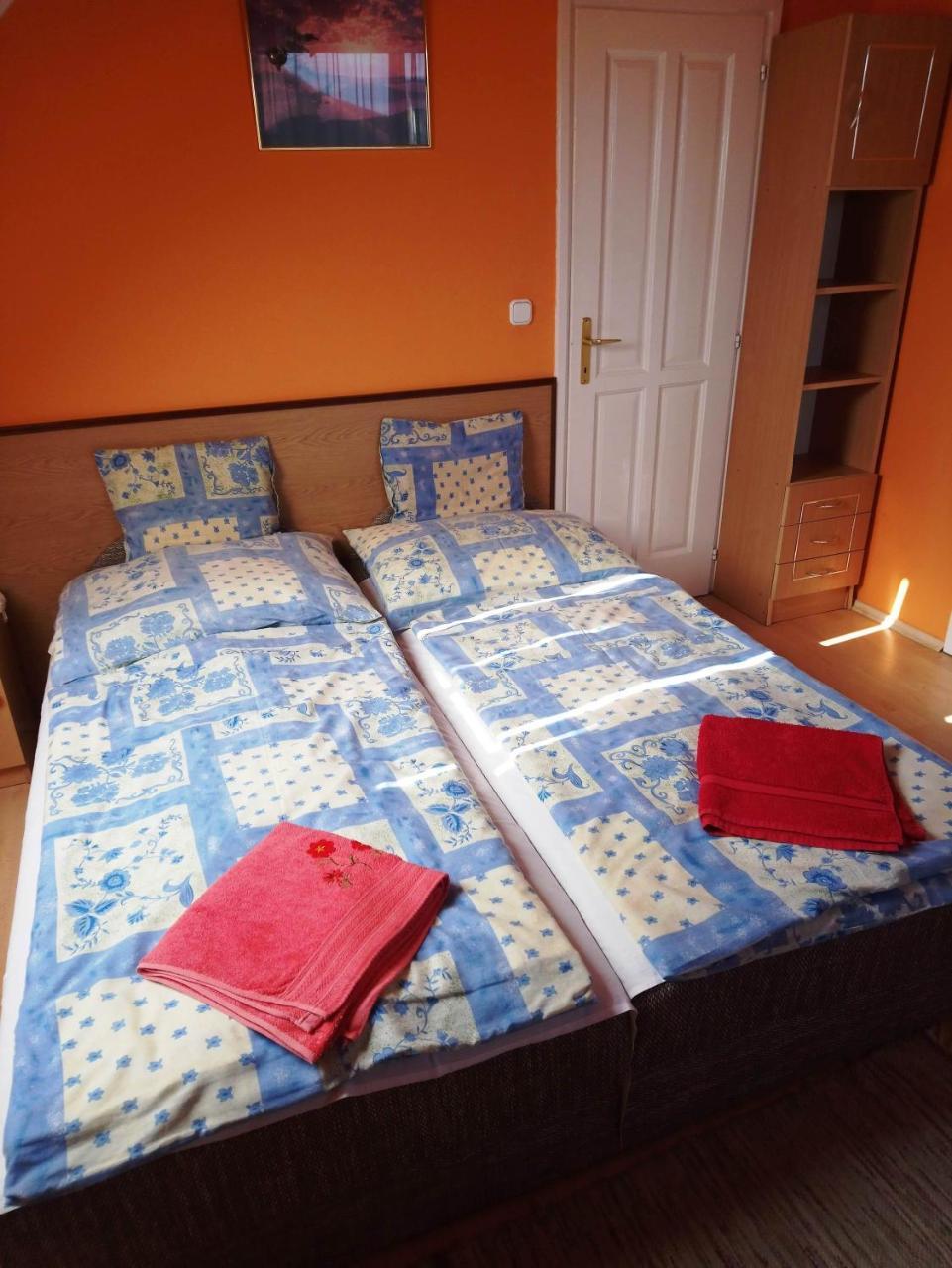 Erika Vendeghaz Hotel บุค ภายนอก รูปภาพ